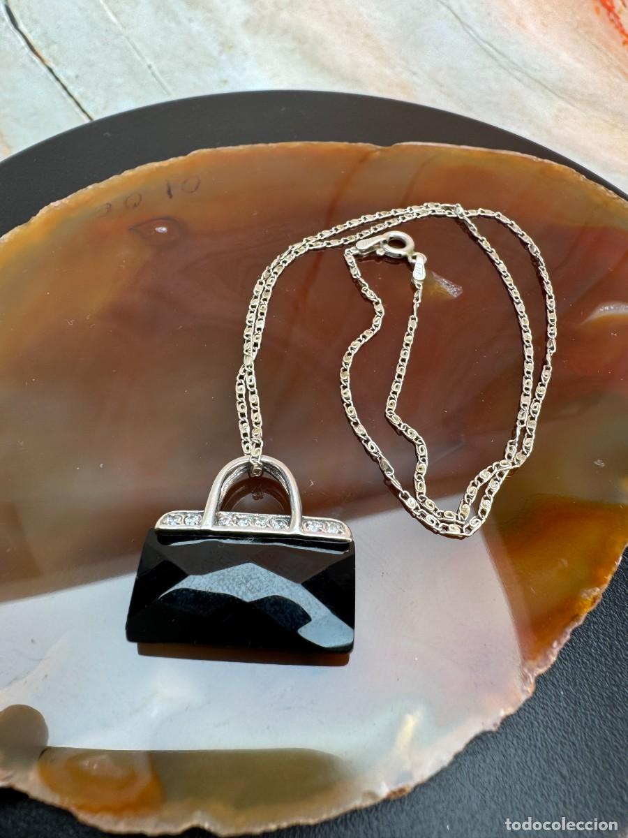 Joyeria: Collar de plata con forma de bolso y colgante de cristal negro, un regalo elegante para ella