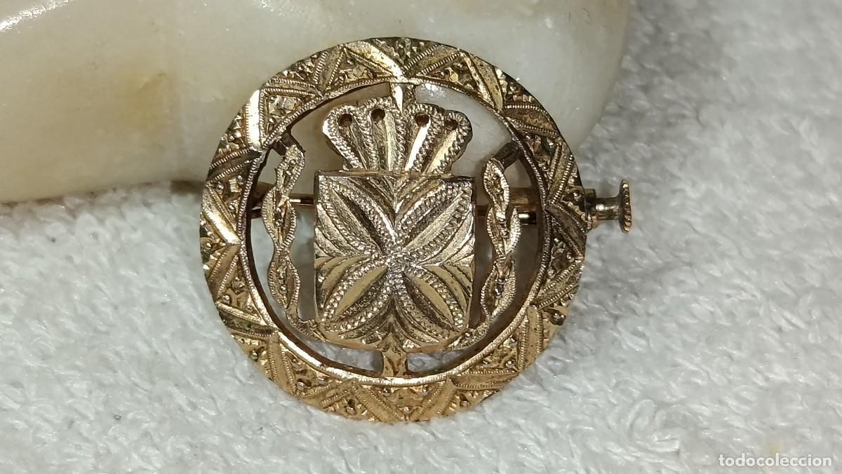 Joyeria: ANTIGUO COLGANTE ARTESANAL DE PLATA DORADA CON CORONA REVERSO MONEDA DE 5 PESETAS ALFONSO XII
