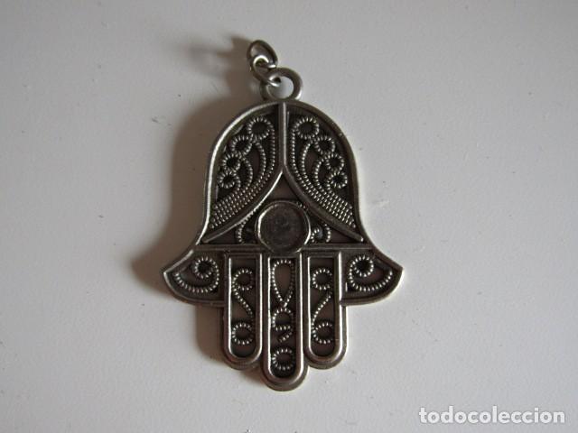 Joyeria: PRECIOSO COLGANTE METALICO REPRESENTANDO A MANO DE FATIMA O HAMSA