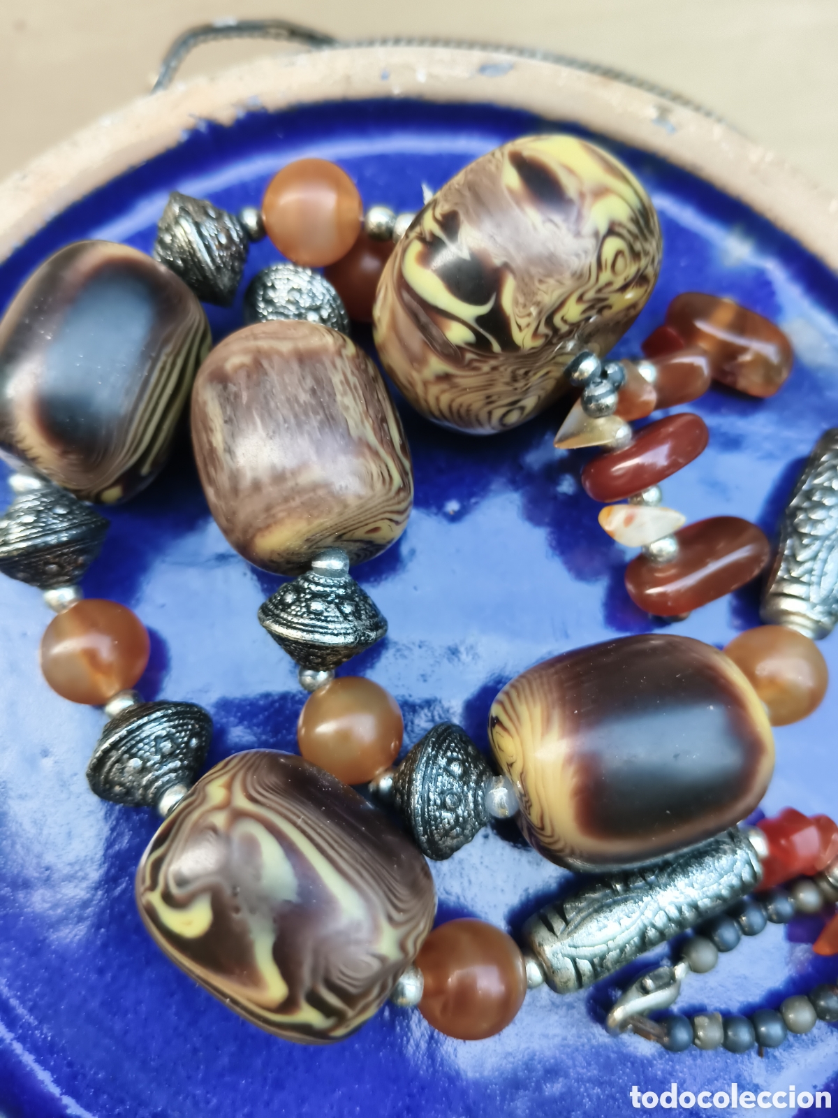 Joyeria: Antiguo collar &eacute;tnico con baquelita o simil &aacute;mbar