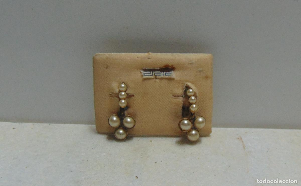 Joyeria: PEQUE&Ntilde;OS PENDIENTES DE ANTIGUA JOYERIA, TEMA RELIGIOSO