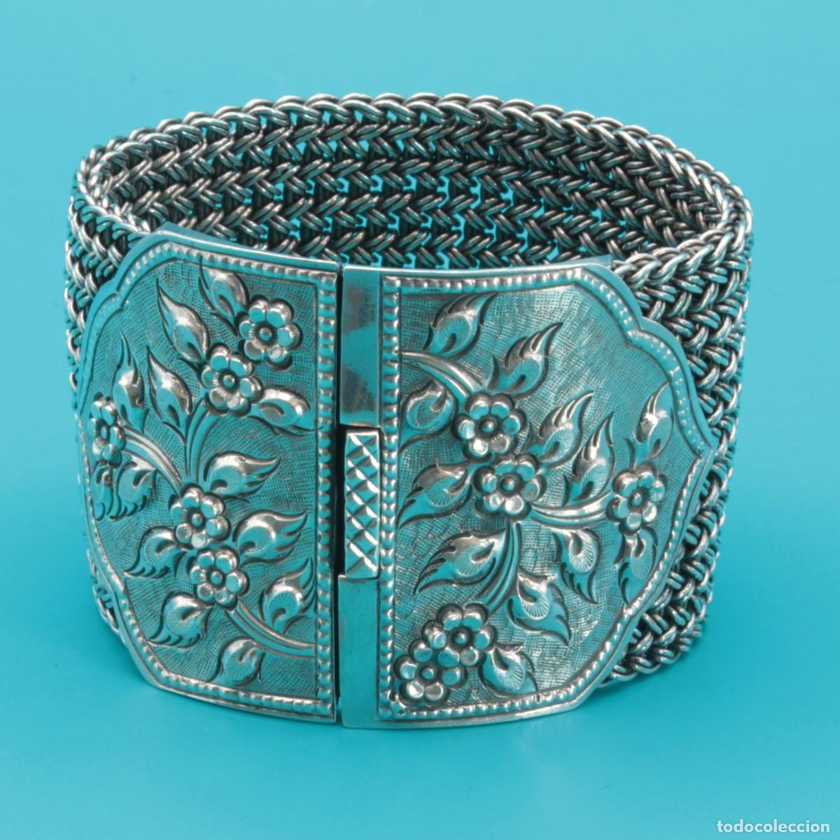 Joyeria: Pulsera vintage de plata 925 &mdash; Malla trenzada y cierre floral &mdash; 146 g