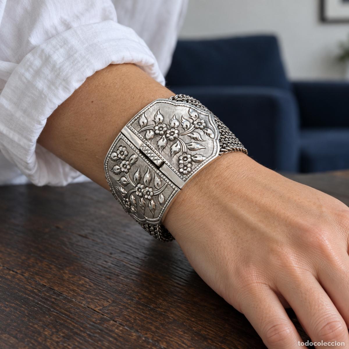 Joyeria: Pulsera vintage de plata 925 &mdash; Malla trenzada y cierre floral &mdash; 146 g
