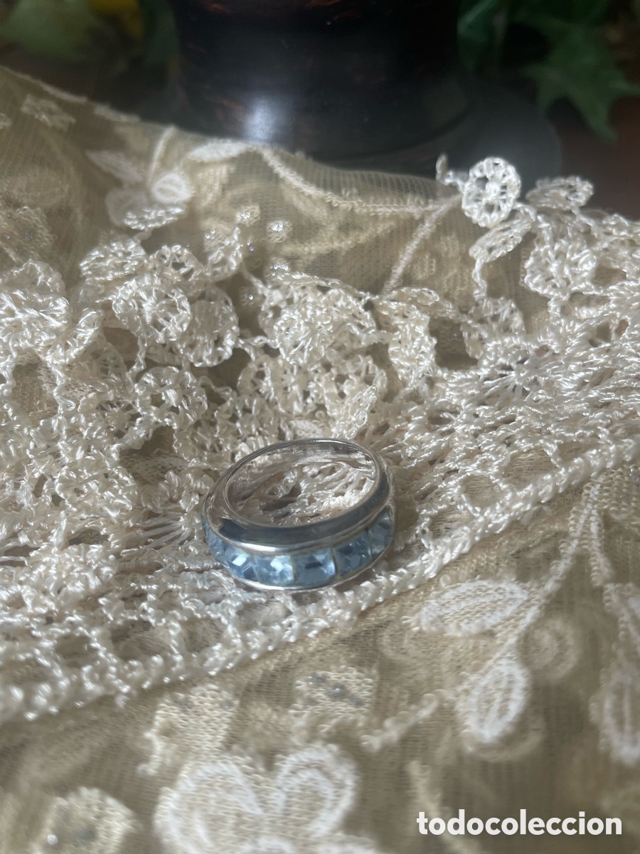 Joyeria: anillo bisuter&iacute;a plateado adornado cristales azules