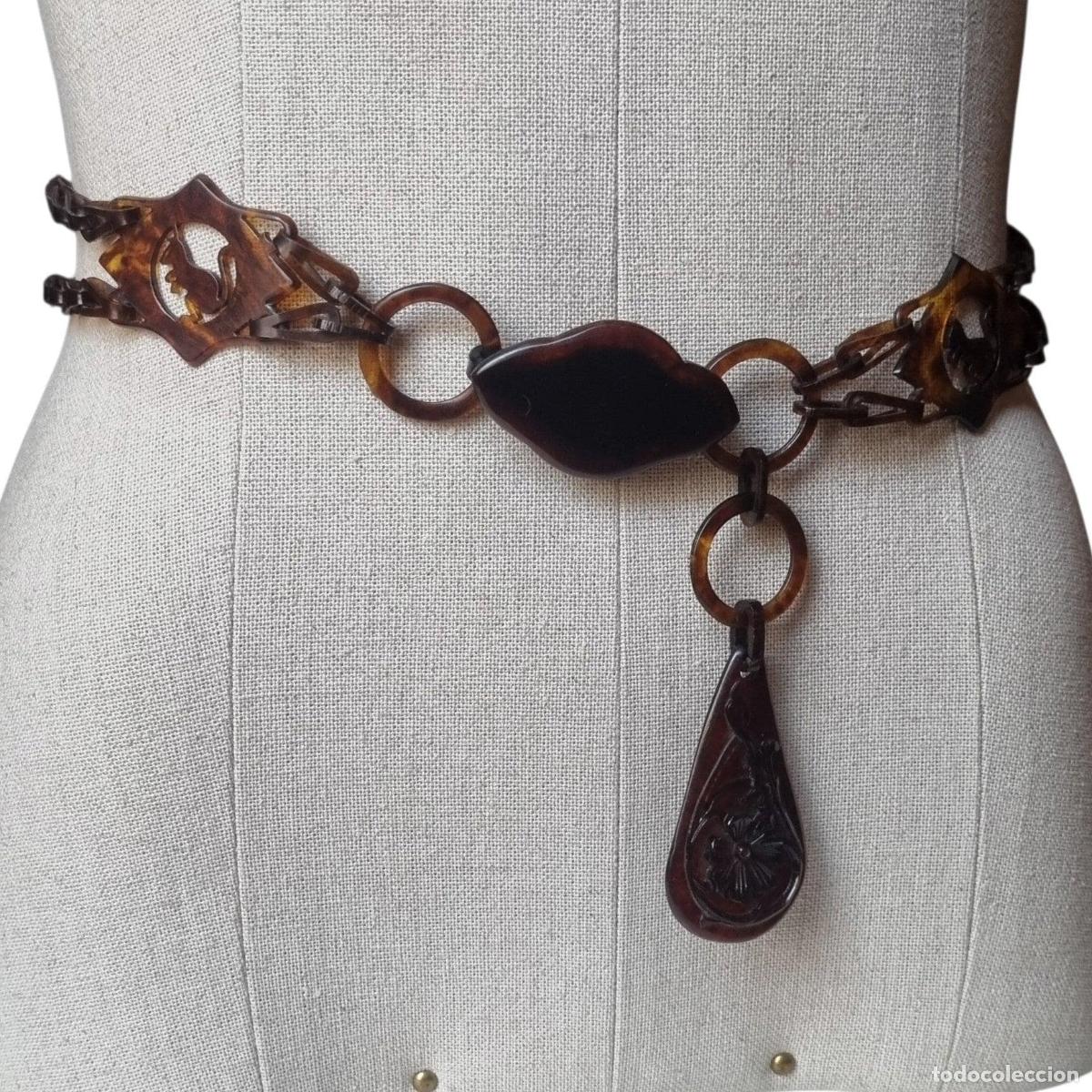 Joyeria: Cintur&oacute;n-joya antiguo Art D&eacute;co articulado en celuloide &aacute;mbar-marr&oacute;n, a&ntilde;os 20-30