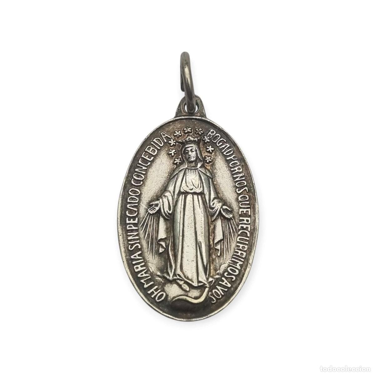 Joyeria: Medalla Milagrosa vintage de metal plateado, Virgen de la Medalla Milagrosa, circa 1950-1970