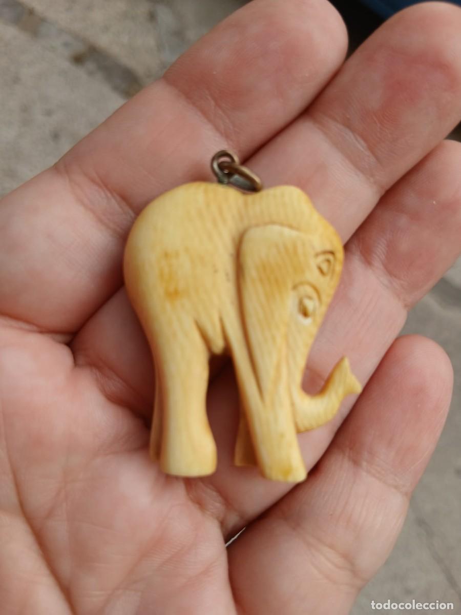 Joyeria: Colgante vintage figura de Elefante tallado (bisuter&iacute;a / hueso vintage)