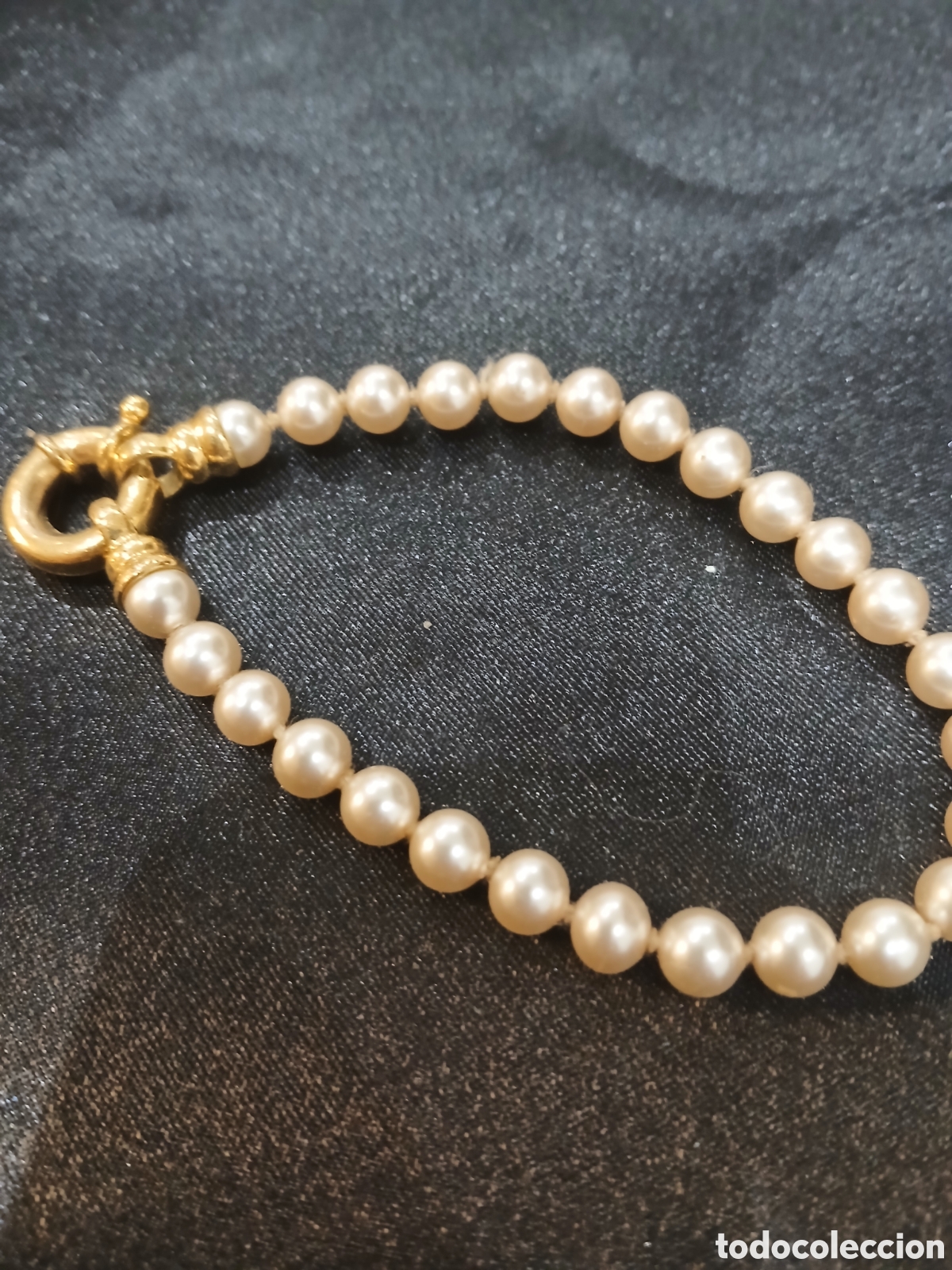 Joyeria: Pulsera o collar elegante