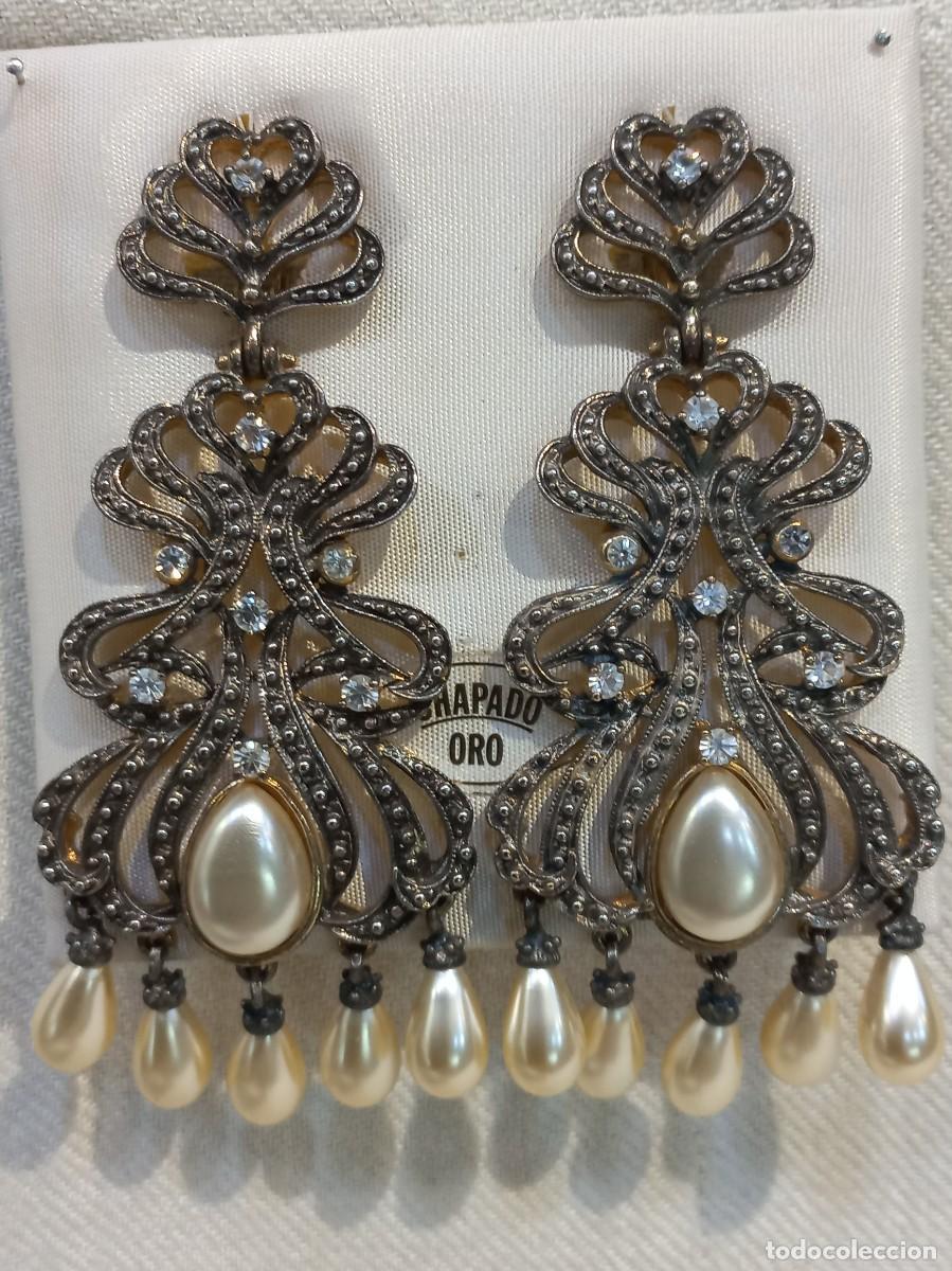 Joyeria: PENDIENTES &uml;ISABELINOS&uml; (largos) pagoda p&aacute;tina-perlas colgantes y pedrer&iacute;a