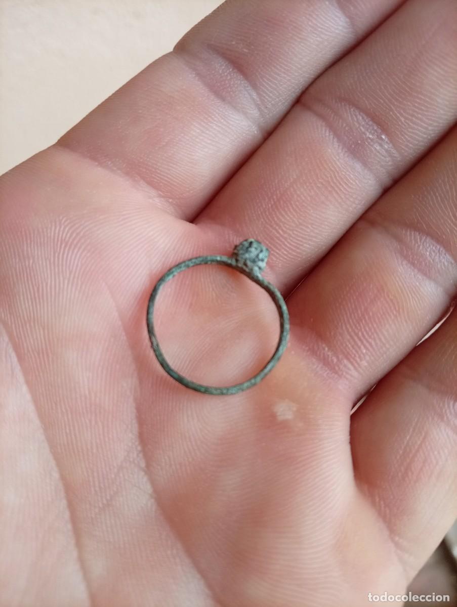 Joyeria: Muy antiguo anillo con piedra