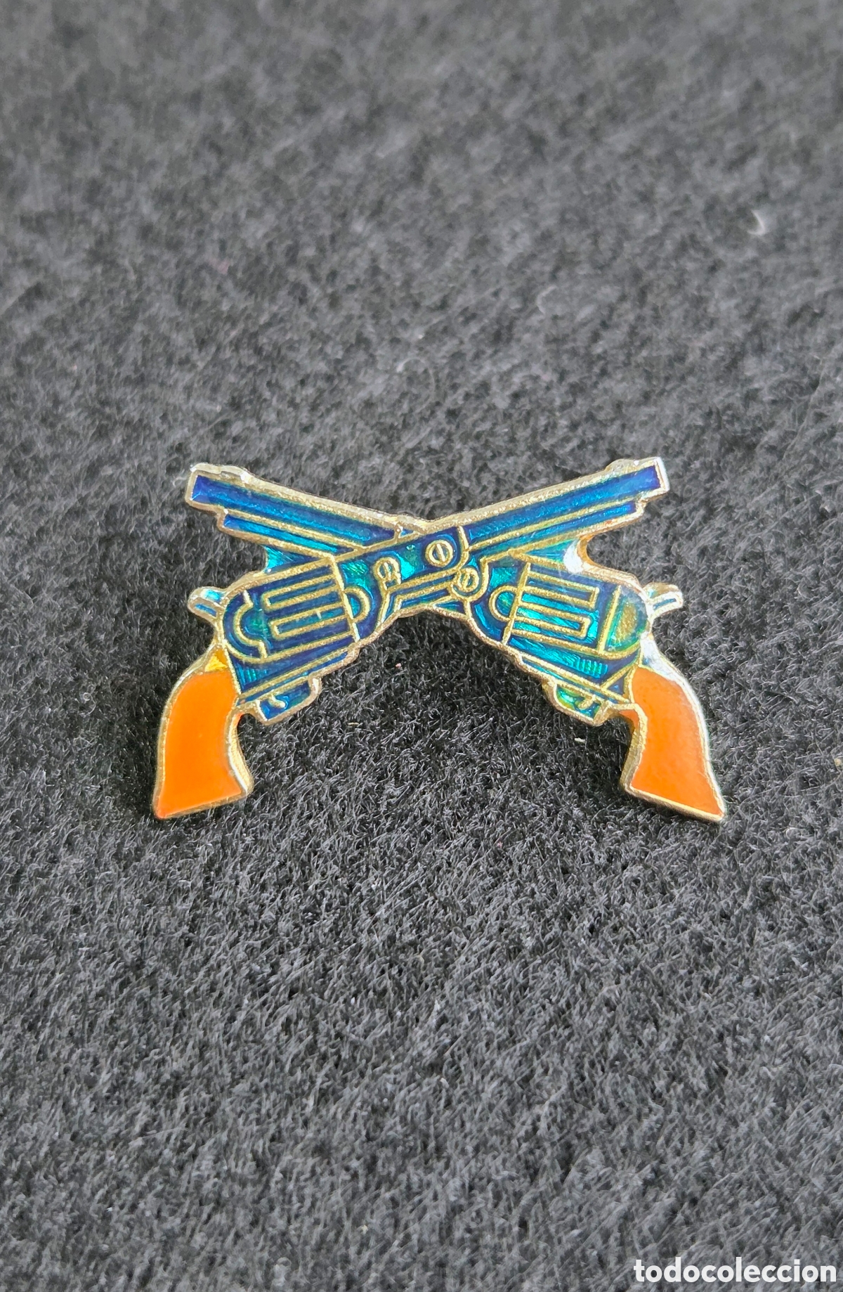 Joyeria: Pin Decorativo Guns entrelazadas - Foto 4