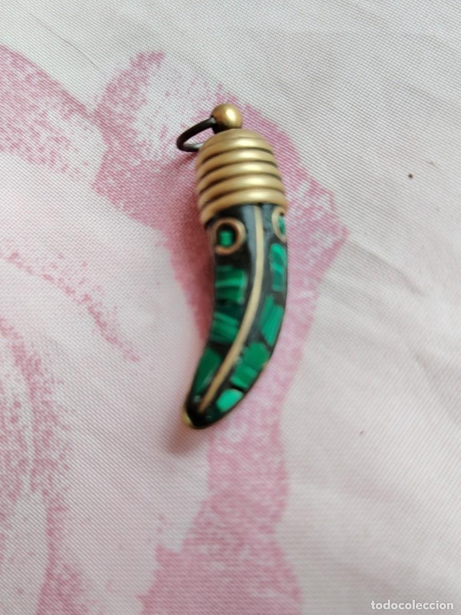 Joyeria: Antiguo colgante con malaquita incrustada