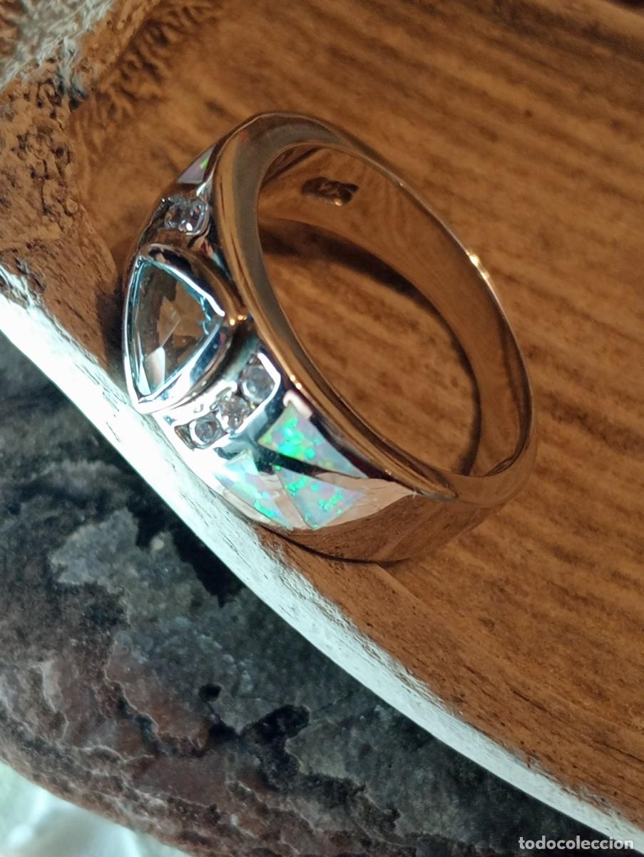Joyeria: PRECIOSO ANILLO DE PLATA MACIZA CON TOPACIO AZUL Y &Oacute;PALOS AUSTRALIANOS (SIN USAR)