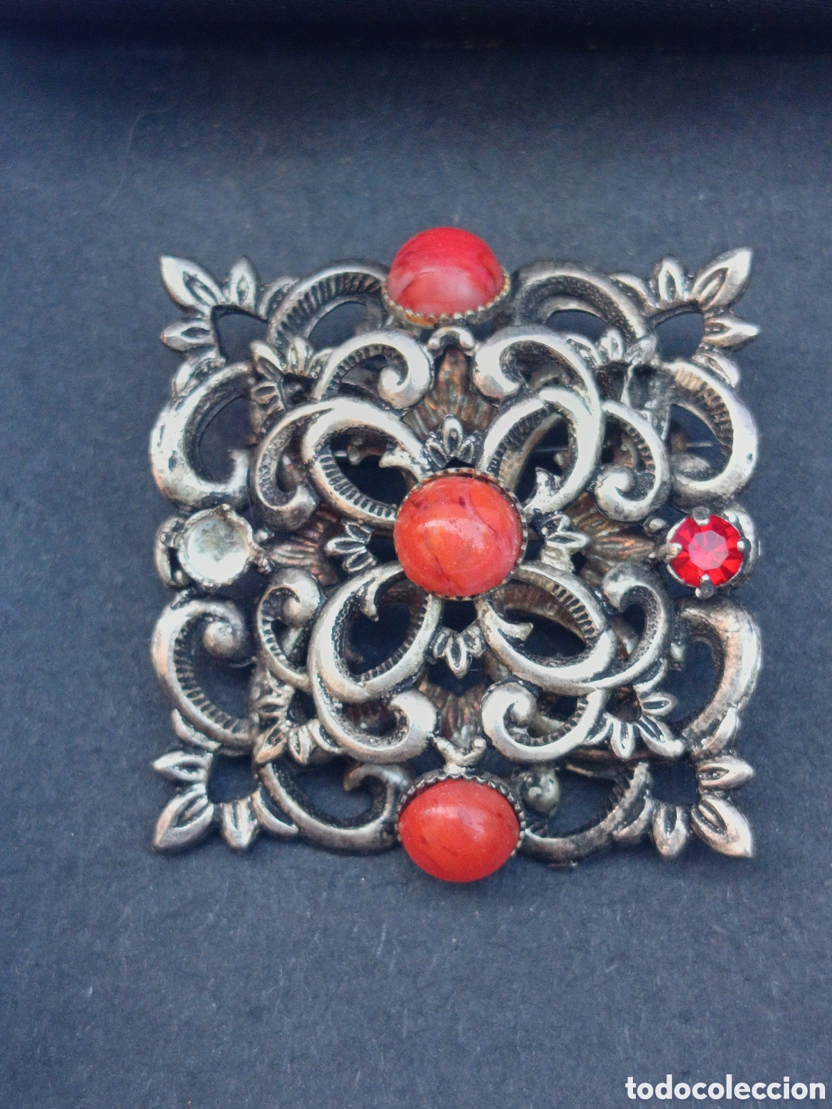 Joyeria: Broche plata y coral ideal traje a Virgen o t&iacute;pico regional - Foto 1