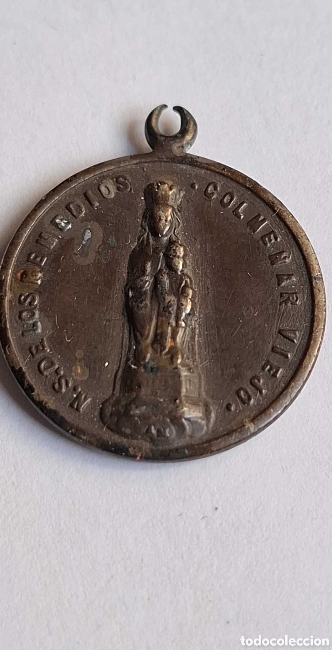 Joyeria: Peque&ntilde;a y antigua Medalla de la Virgen de los Remedios de Colmenar Viejo