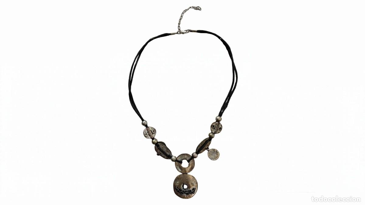 Joyeria: COLLAR ARTESANAL &Eacute;TNICO BOHEMIO - CORD&Oacute;N NEGRO - COLGANTES CIRCULARES - A&Ntilde;OS 90