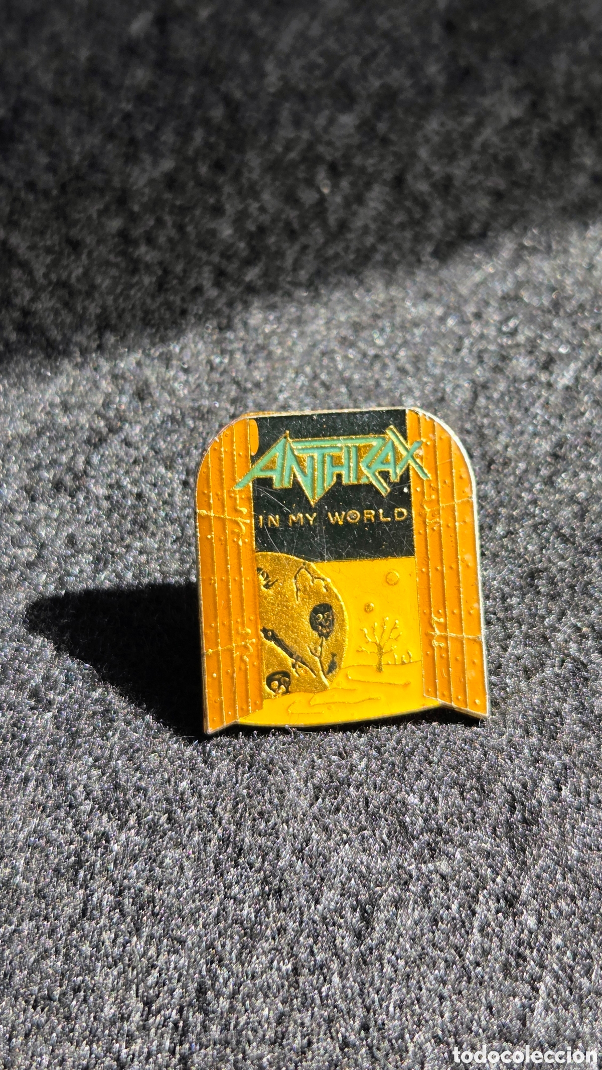 Joyeria: Pin Anthrax. Vintage a&ntilde;os 90.