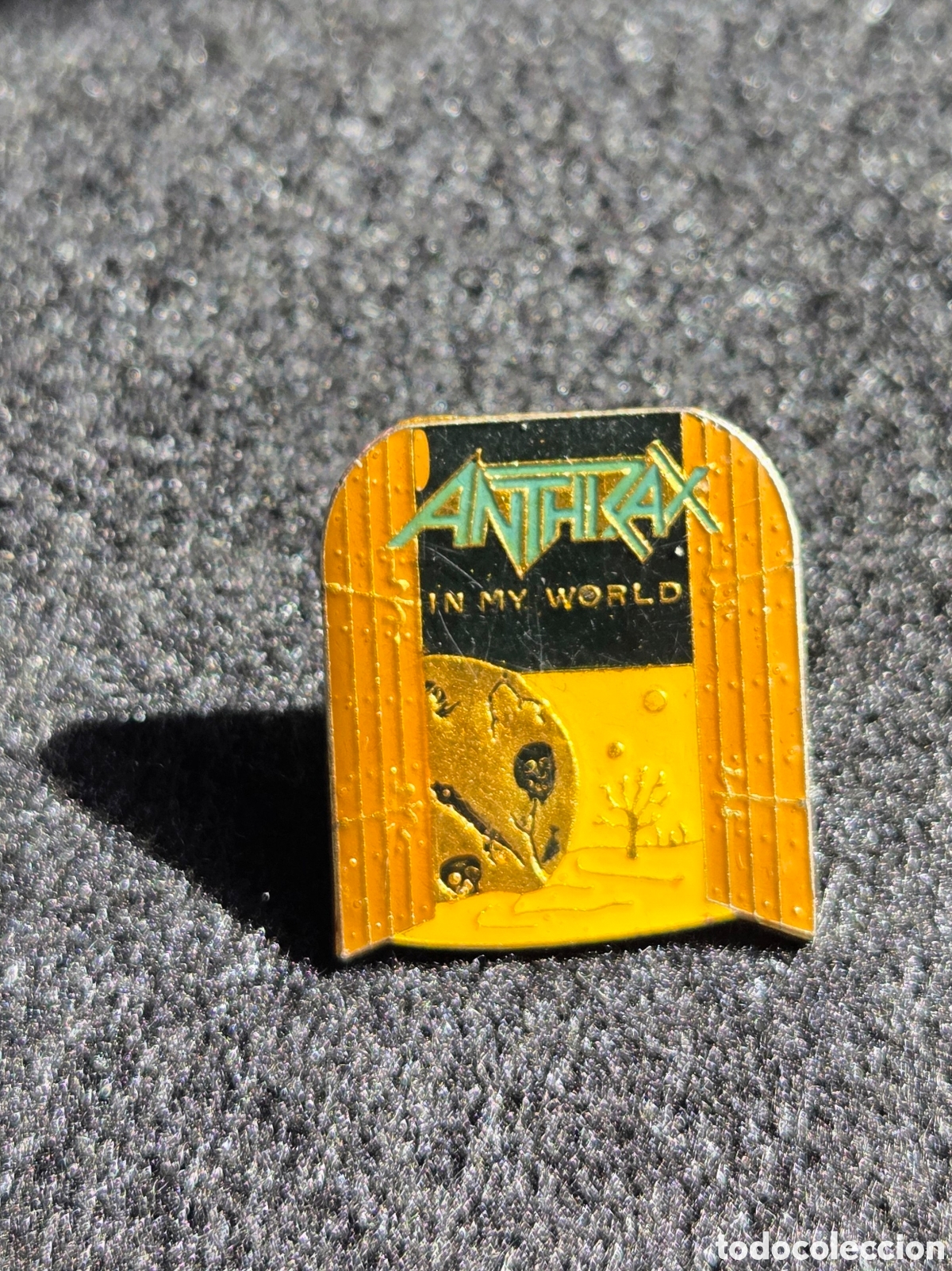 Joyeria: Pin Anthrax. Vintage a&ntilde;os 90.