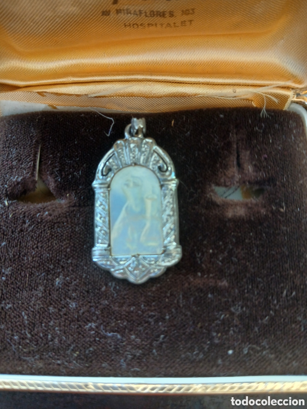 Joyeria: Colgante de plata con virgen
