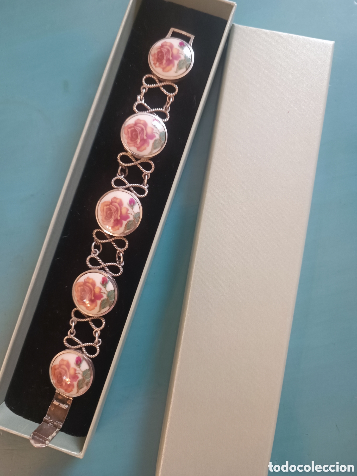 Joyeria: Pulsera plata de ley y placas porcelana esmaltadas con rosas. Dise&ntilde;o italiano