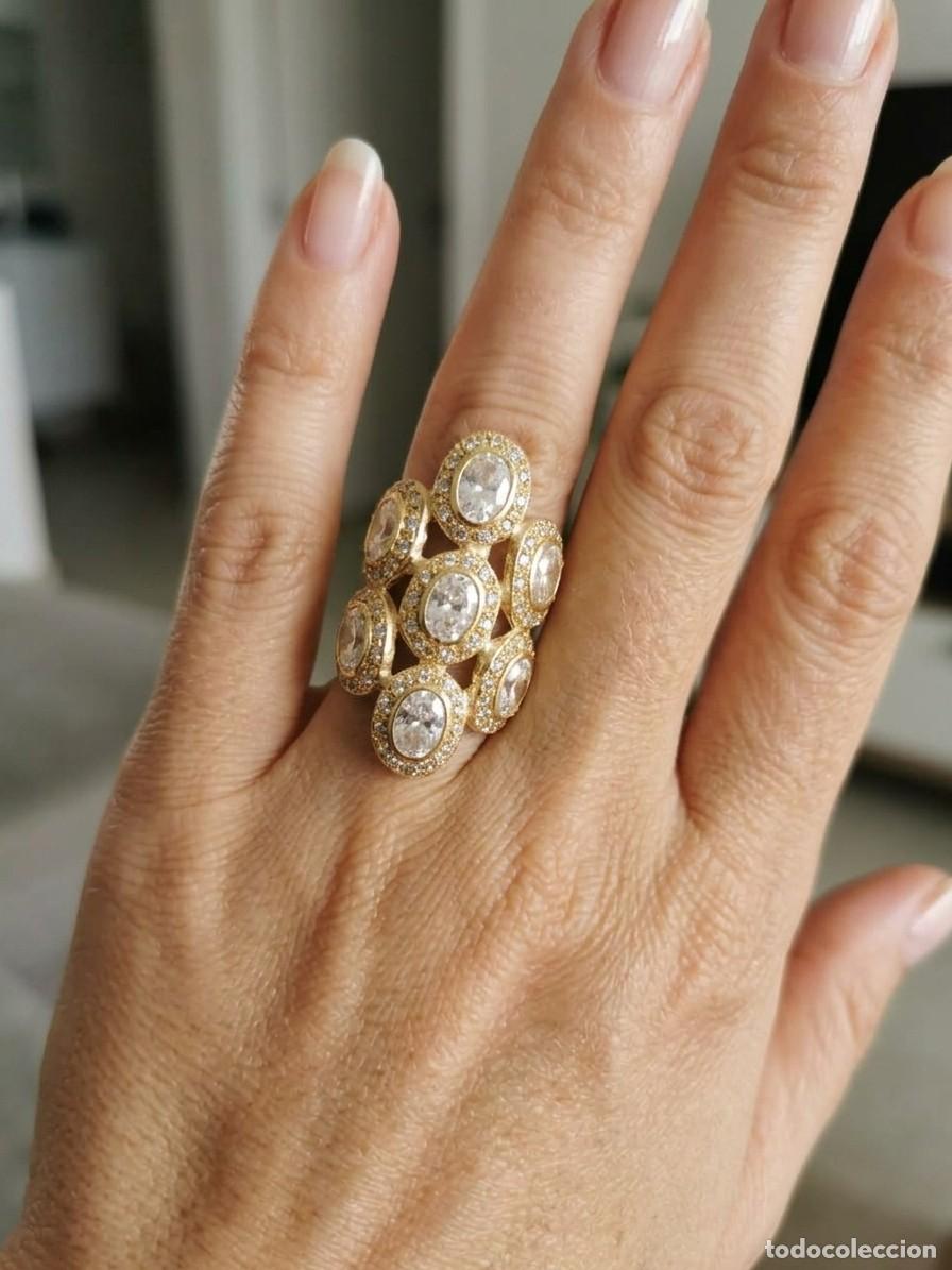 Joyeria: Gran Anillo de C&oacute;ctel C&uacute;pula en Oro Amarillo de 18k con Gemas Ovales y Pav&eacute; - 14,2 gre