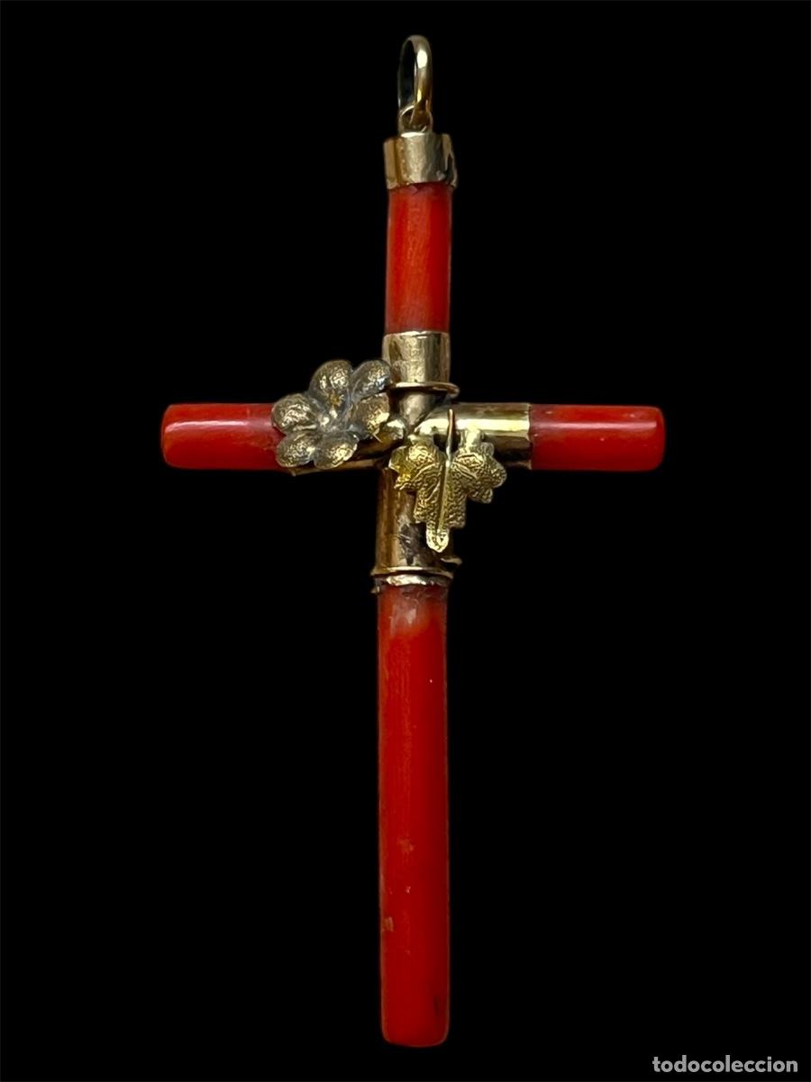Joyeria: CRUZ COLGANTE DE ORO Y CORAL FINALES DEL SIGLO XIX