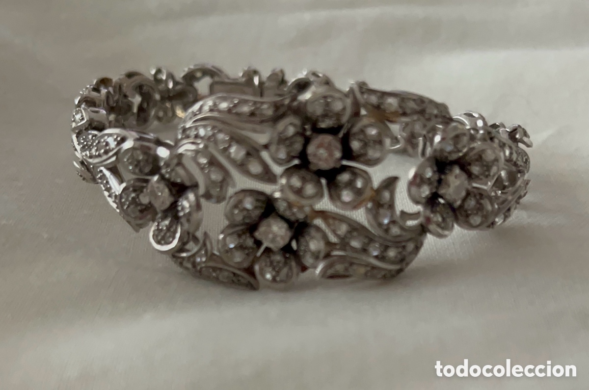 Schmuck: Pulsera de lazadas y flores con brillantes