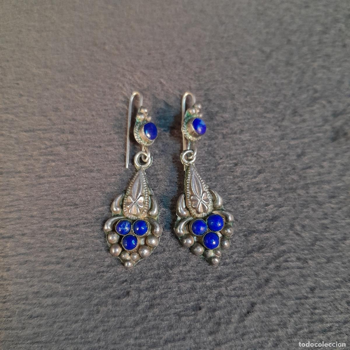 Joyeria: J-4603. PENDIENTES LARGOS &Eacute;TNICOS DE PLATA CON PIEDRA AZUL. 1970