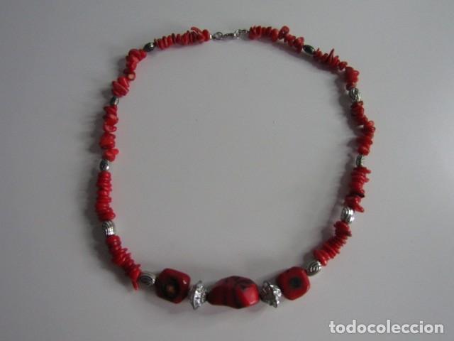Schmuck: COLLAR &Eacute;TNICO DE CORAL ROJO NATURAL Y TURQUESA NAVAJO. ESTILO NATIVO AMERICANO. 58 CM. IMPECABLE