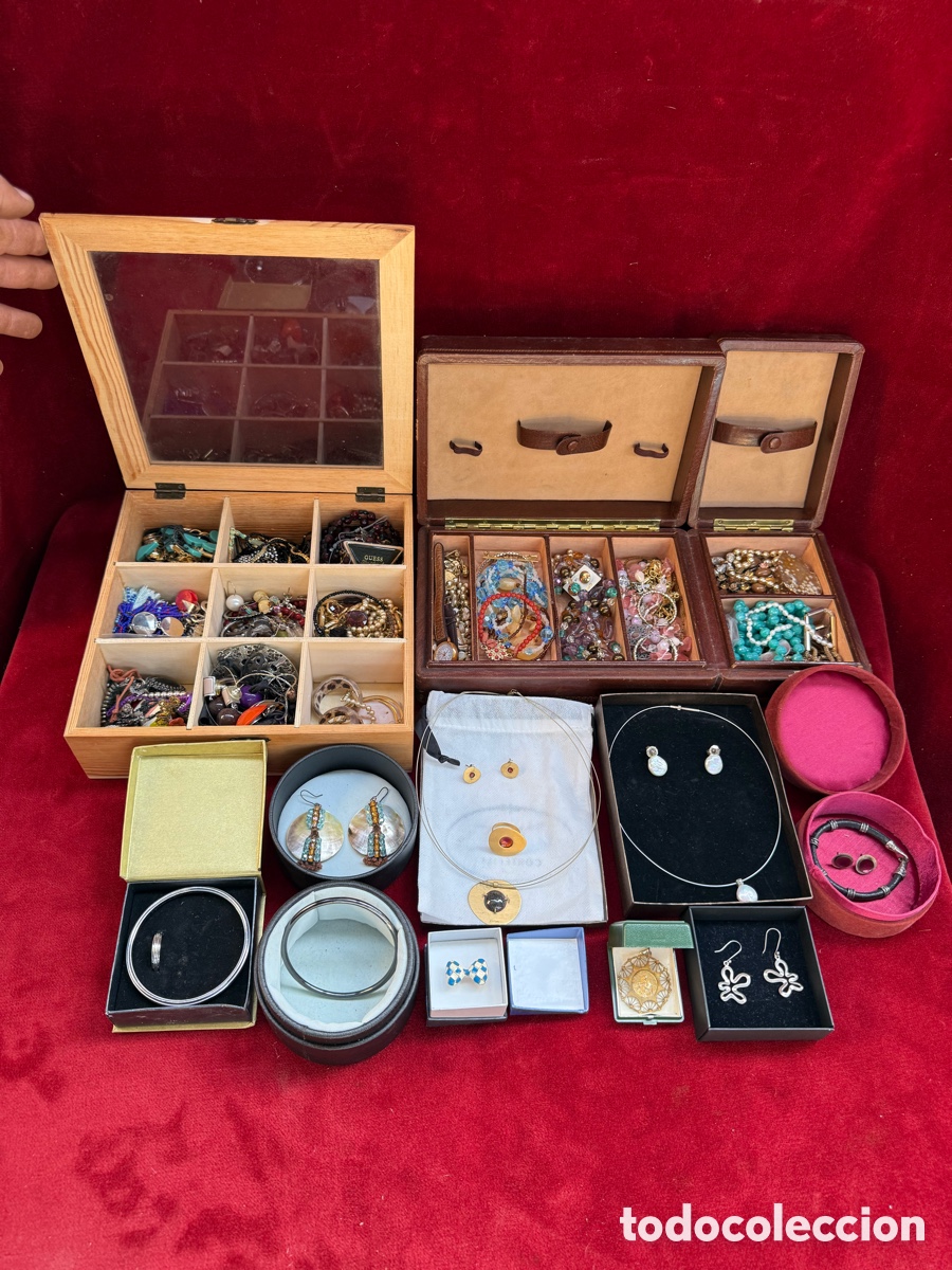 Joyeria: Gran cantidad de bisuteria,algunas de Plata 925!