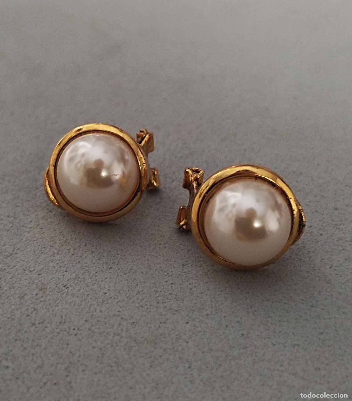 Joyeria: Pendientes de plata de ley, ba&ntilde;o de oro, con perla, cierre de omega.