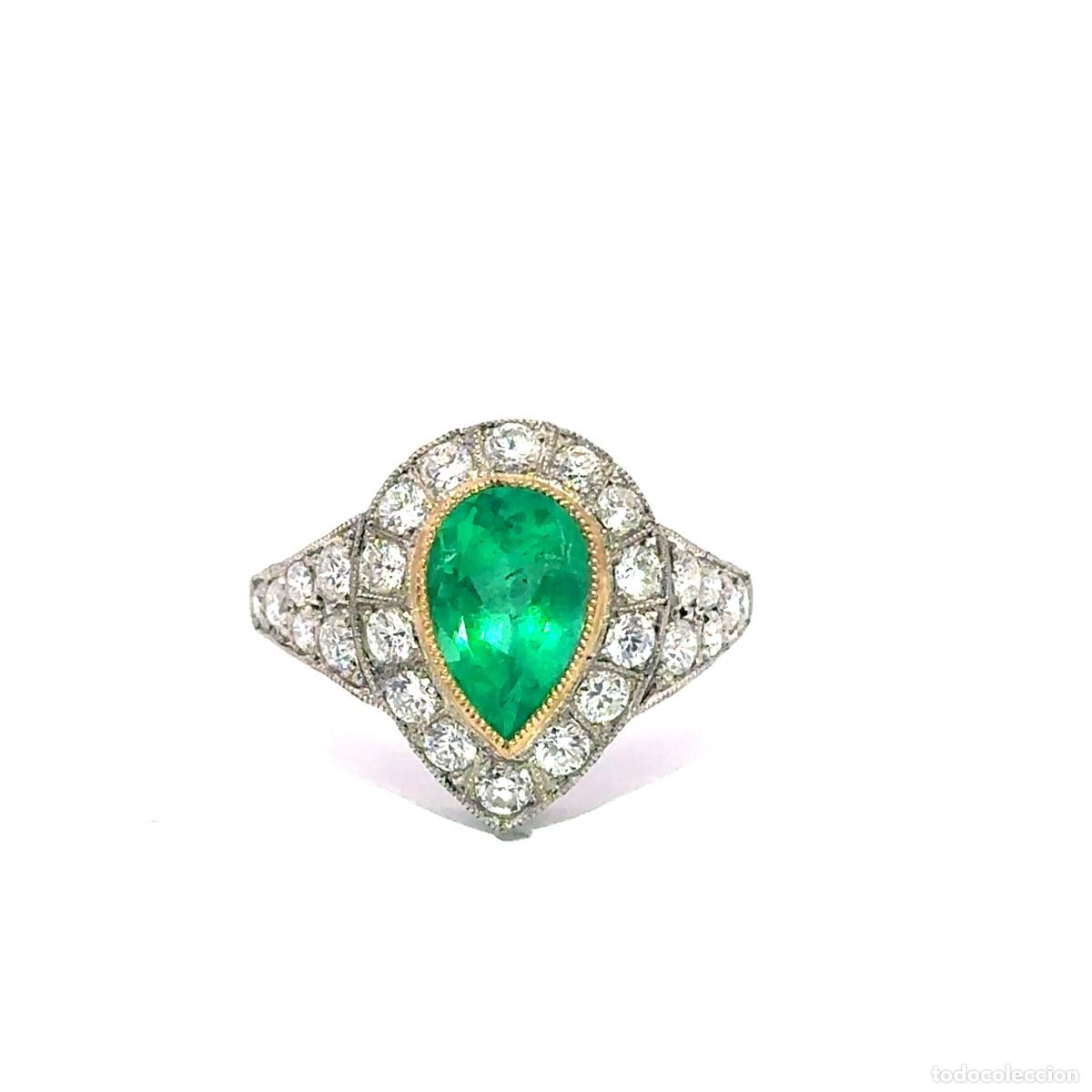 Gioielleria: Anillo Art D&eacute;co con Esmeralda Central en Forma de Lagrima y Diamantes