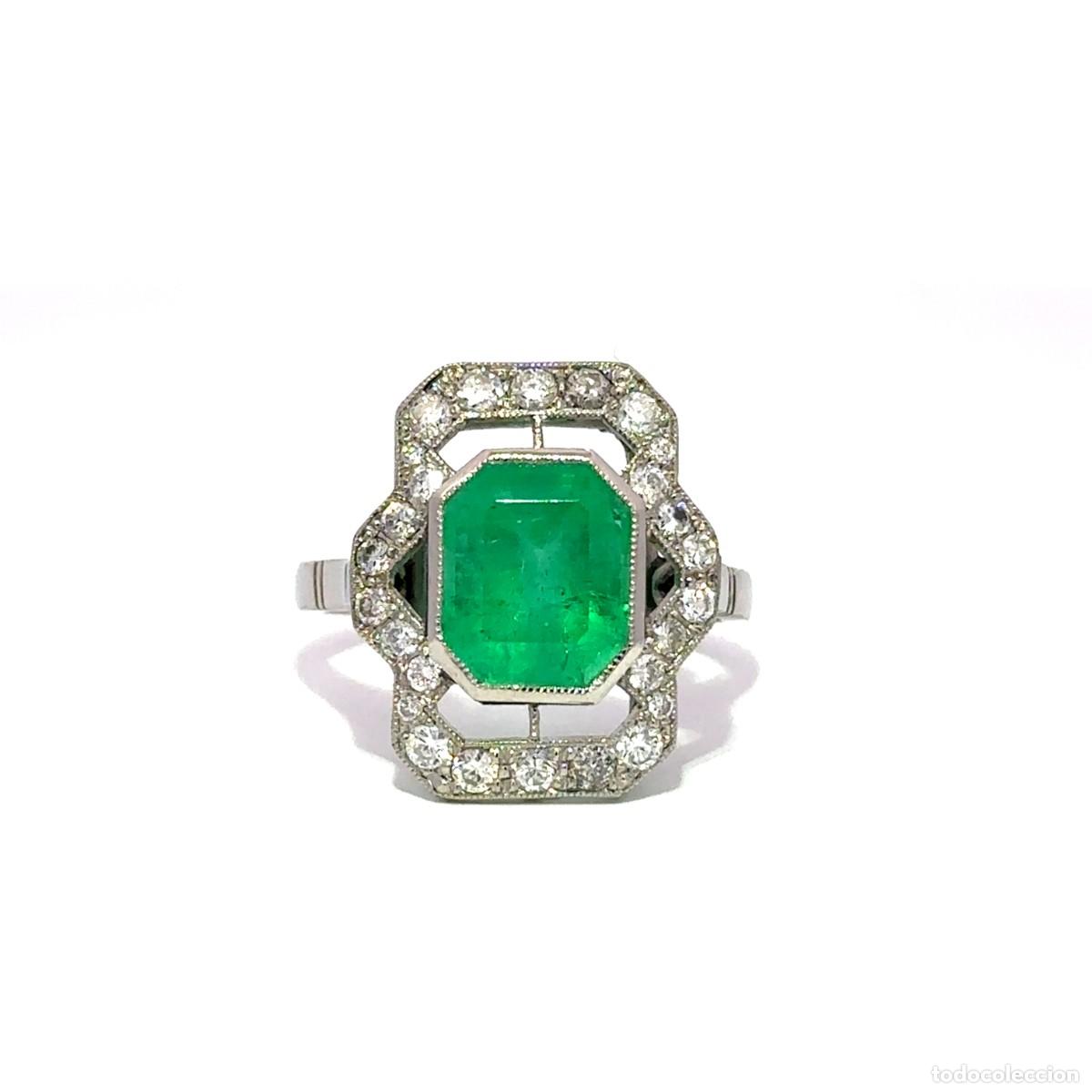 Jewelry: Anillo Art D&eacute;co con Esmeralda Rectangular en Montura de Diamantes