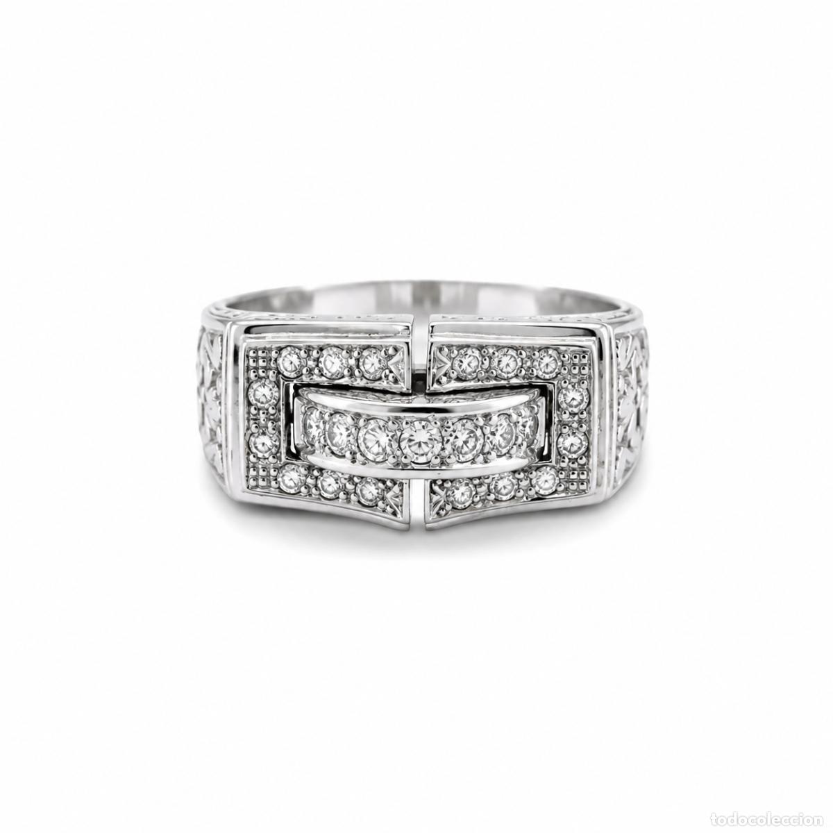 Jewelry: Anillo Chevalier Art D&eacute;co con Laterales Labrados y Halo de Diamantes