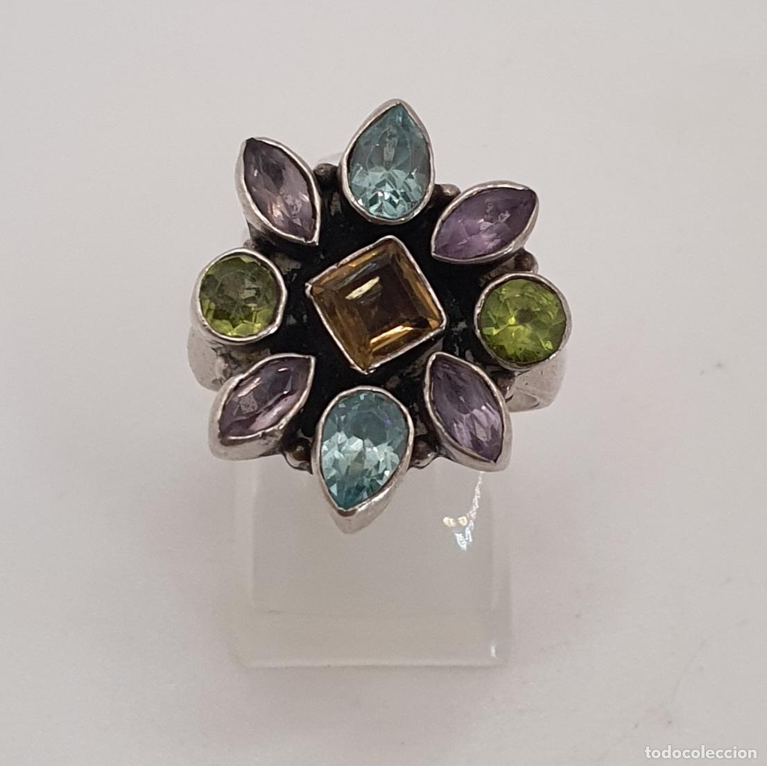 Joyeria: Bella sortija antigua en plata de ley con peridotos, aguamarinas, amatistas y citrino incrustados.