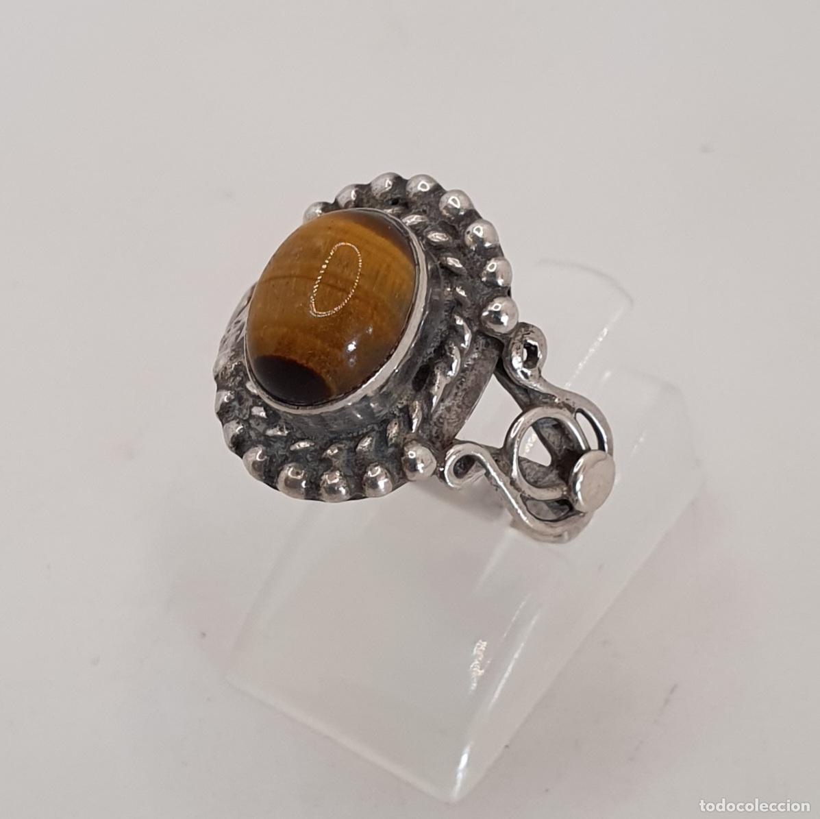 Jewelry: Sortija antigua en plata 925 bellamente trabajada con cabuj&oacute;n de ojo de tigre, piedra de protecci&oacute;n.