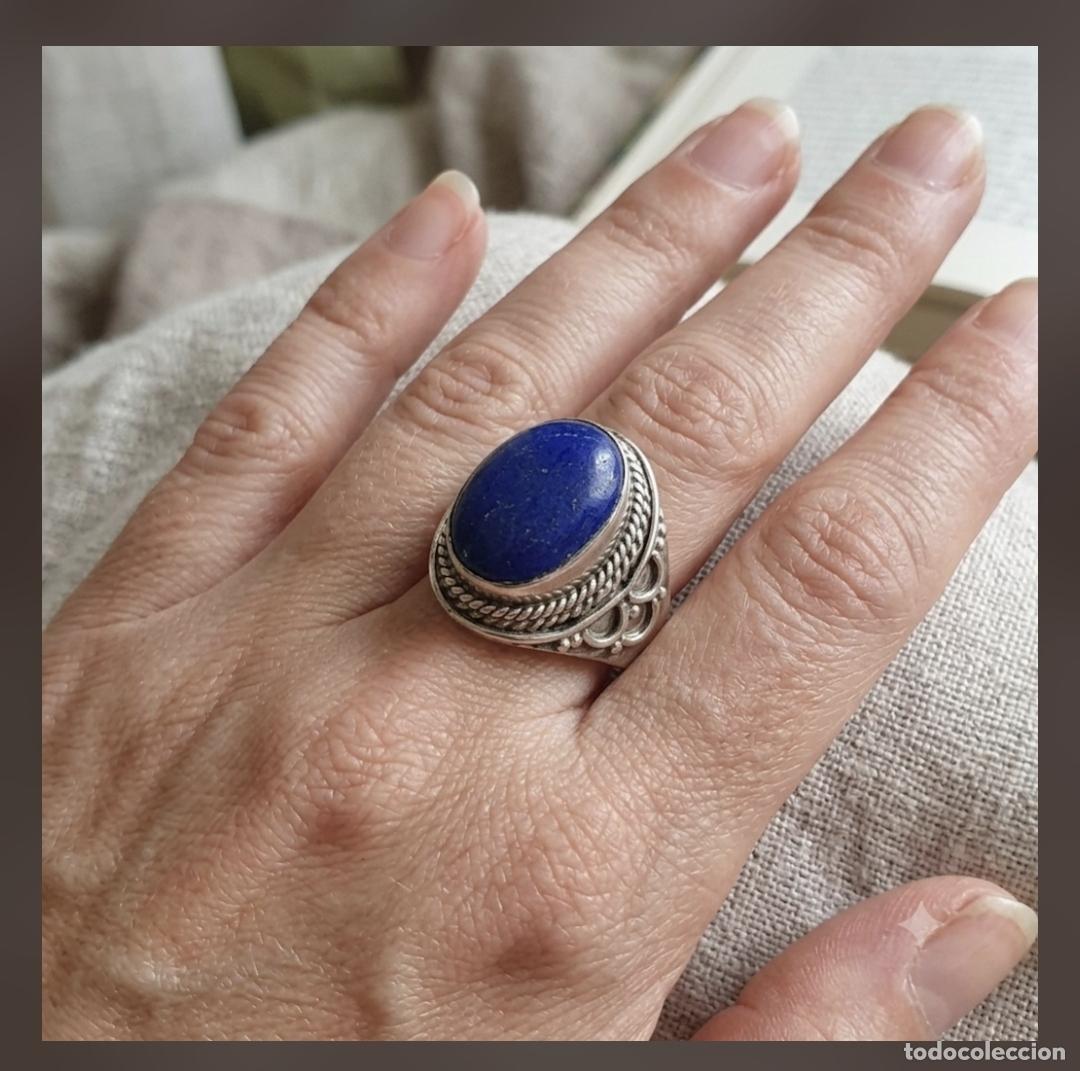 Jewelry: Anillo antiguo en plata de ley 925 bellamente trabajada con cabuj&oacute;n de lapisl&aacute;zuli aut&eacute;ntico.