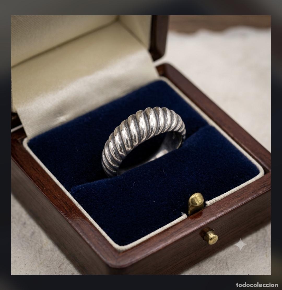 Jewelry: Original anillo vintage de dise&ntilde;o torneado en plata de primera ley 925.
