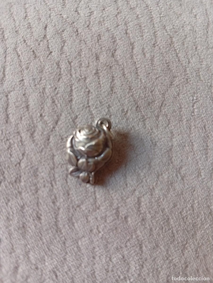 Joyeria: Colgante religioso en forma de flor - Foto 3
