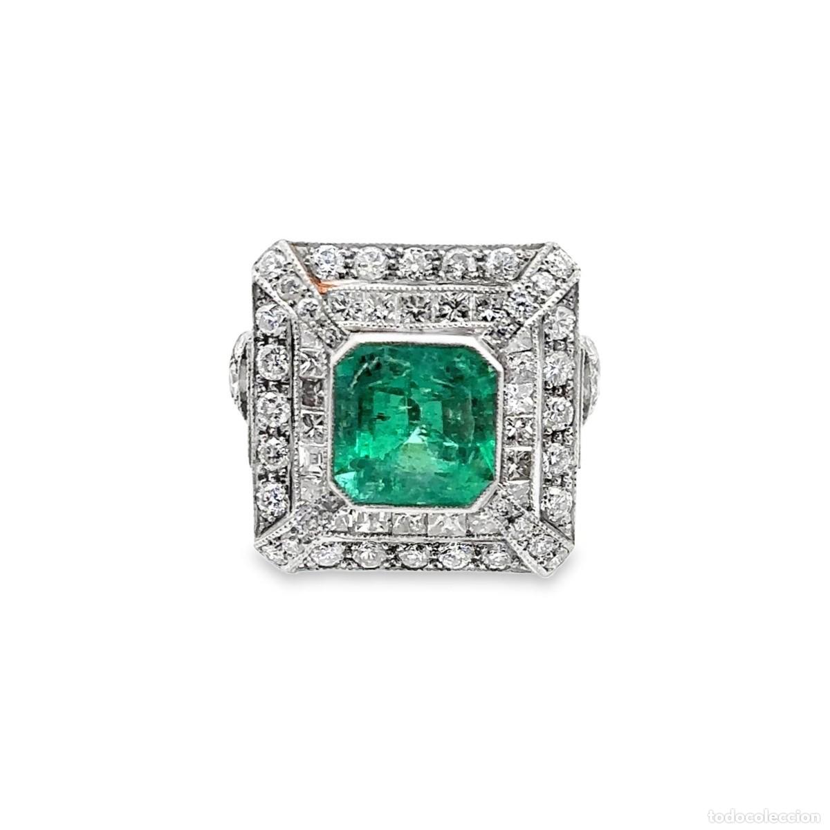 Joalharia: Anillo Art D&eacute;co con Esmeralda Natural de Colombia y Diamantes en Oro Blanco.