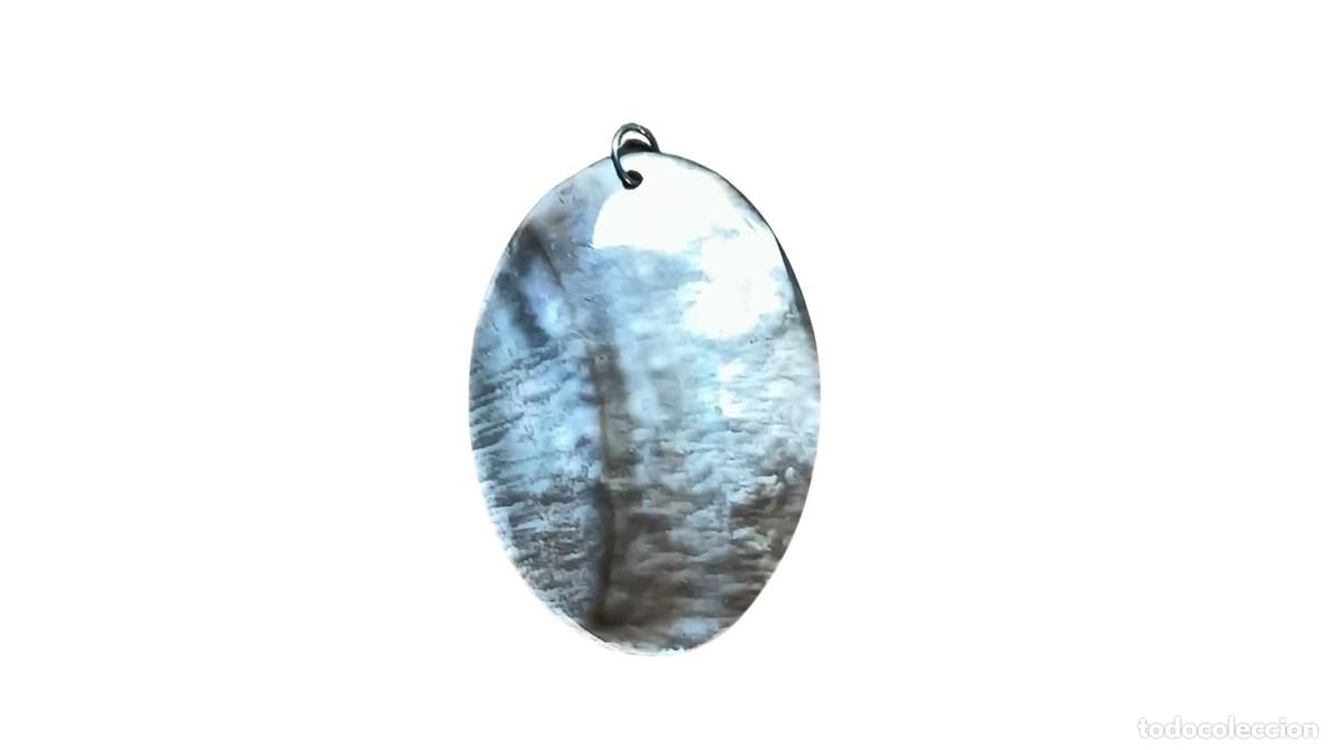 Joyeria: COLGANTE OVALADO DE N&Aacute;CAR NATURAL CON ANILLA - PIEZA IRIDISCENTE DE CONCHA - AMULETO ESOT&Eacute;RICO