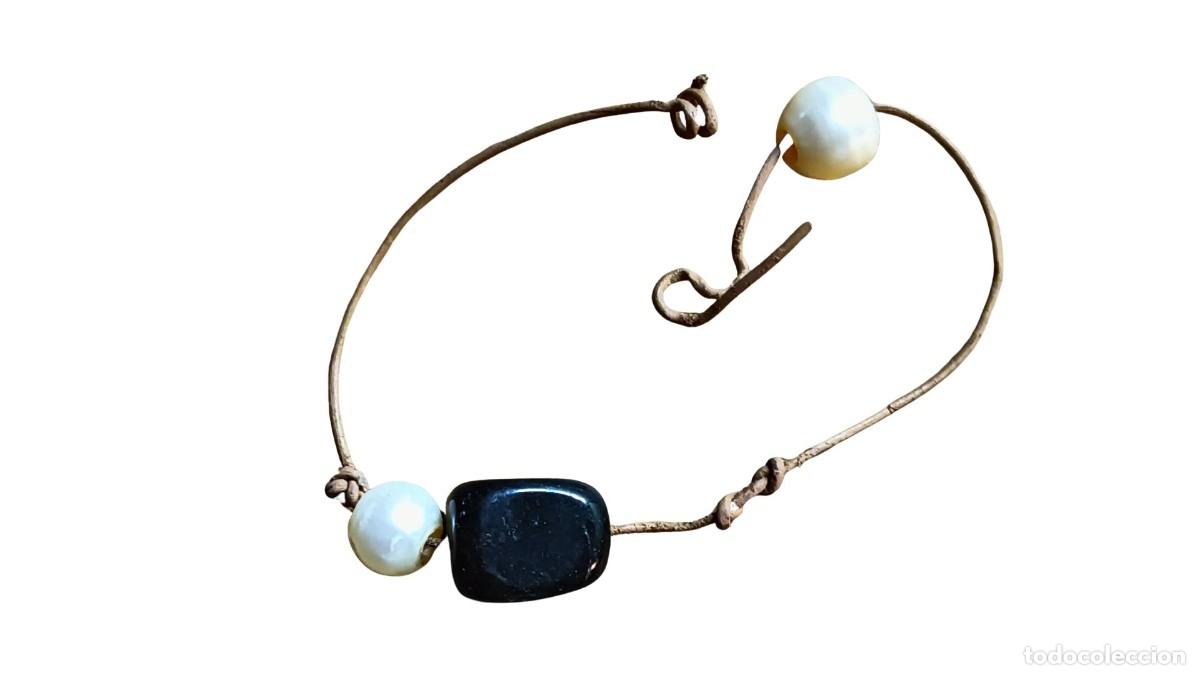 Joyeria: PULSERA VINTAGE MINIMALISTA - &Oacute;NIX NATURAL Y PERLAS - HILO DE CUERO DE VACA ENCERADO - CIERRE DE NUD