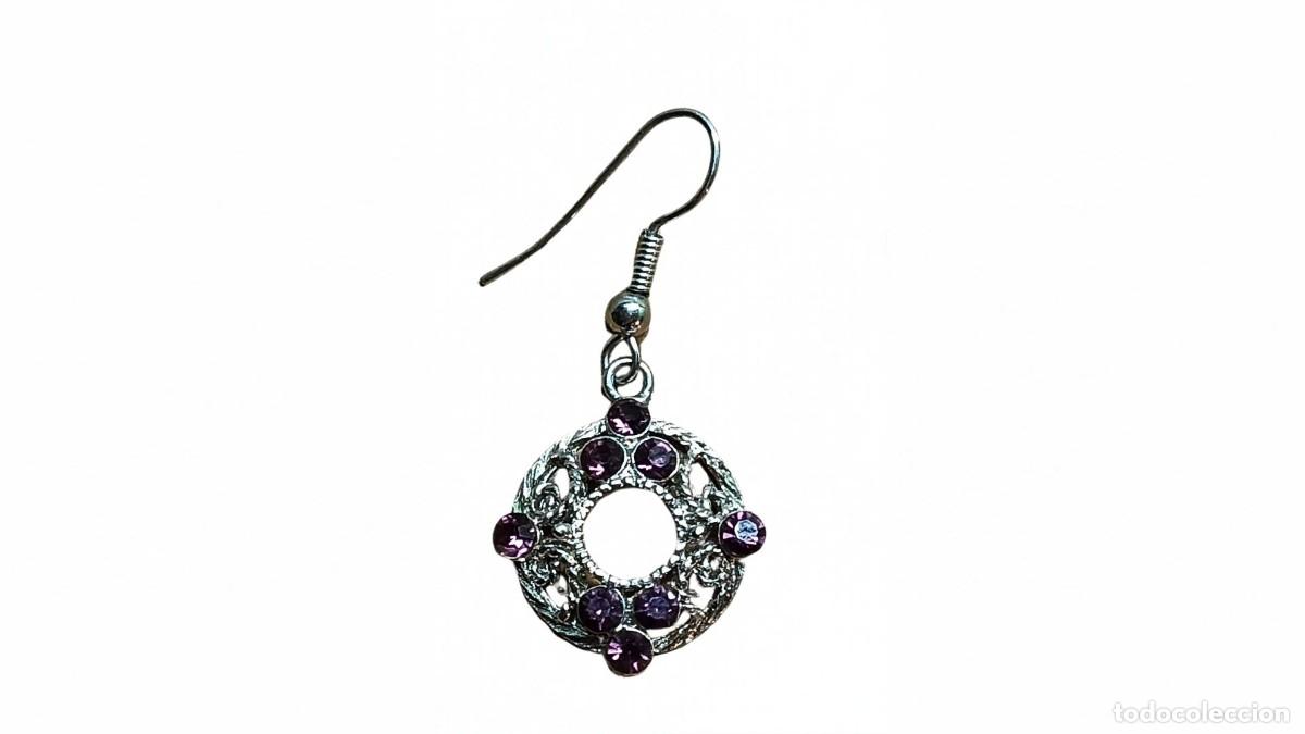 Joyeria: PENDIENTE VINTAGE - AMATISTA - ARO CALADO CON FILIGRANA - 7 PIEDRAS VIOLETA - METAL PLATEADO