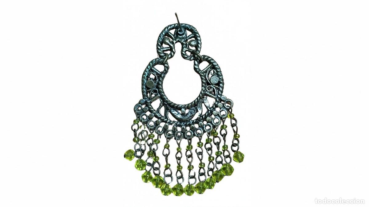 Joyeria: PENDIENTE VINTAGE - ESTILO &Eacute;TNICO DE FILIGRANA CON FLECOS DE CUENTAS VERDES - A&Ntilde;OS 90-2000