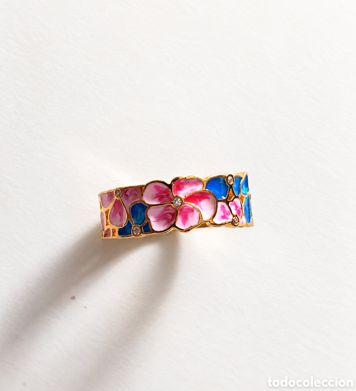 Joyeria: Anillo de plata ba&ntilde;ado en oro con flores esmaltadas, alianza