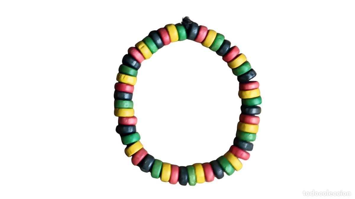 Joyeria: PULSERA VINTAGE - CUENTAS DE DISCO ROJO, AMARILLO, VERDE Y NEGRO - ESTILO REGGAE - HECHA A MANO - A&Ntilde;