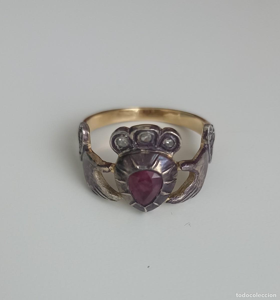 Joyeria: Anillo antiguo con coraz&oacute;n.