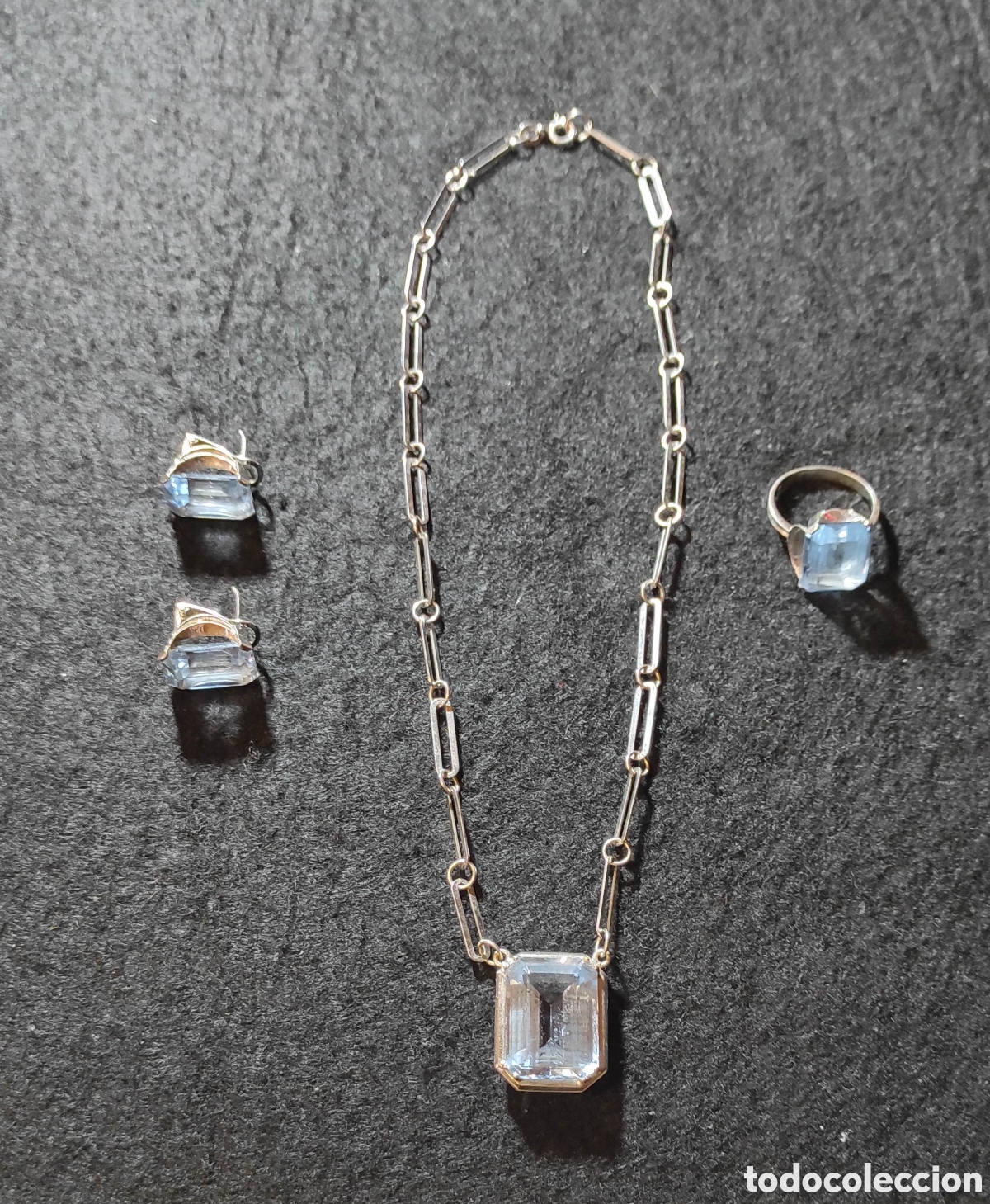 Joyeria: Conjunto de collar, anillo y pendientes de oro blanco de 18 k y aguamarinas