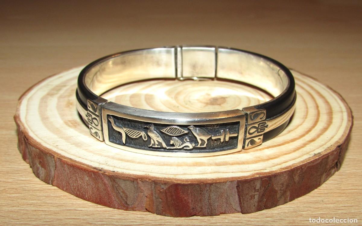 Joyeria: Pulsera brazalete Egipto egipcia plata y caucho negro jerogl&iacute;ficos