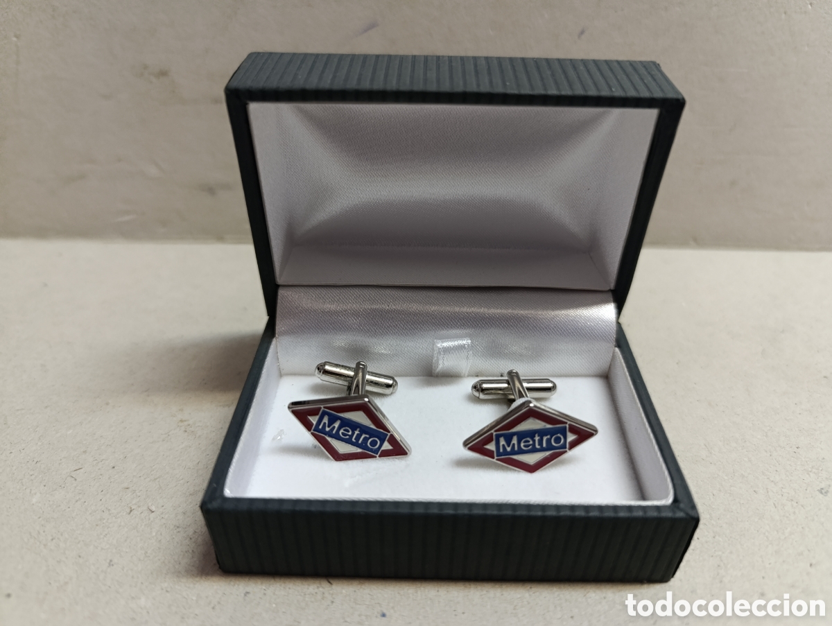 Joyeria: PAREJA DE GEMELOS METRO. EN METAL Y ESMALTE. EN CAJA